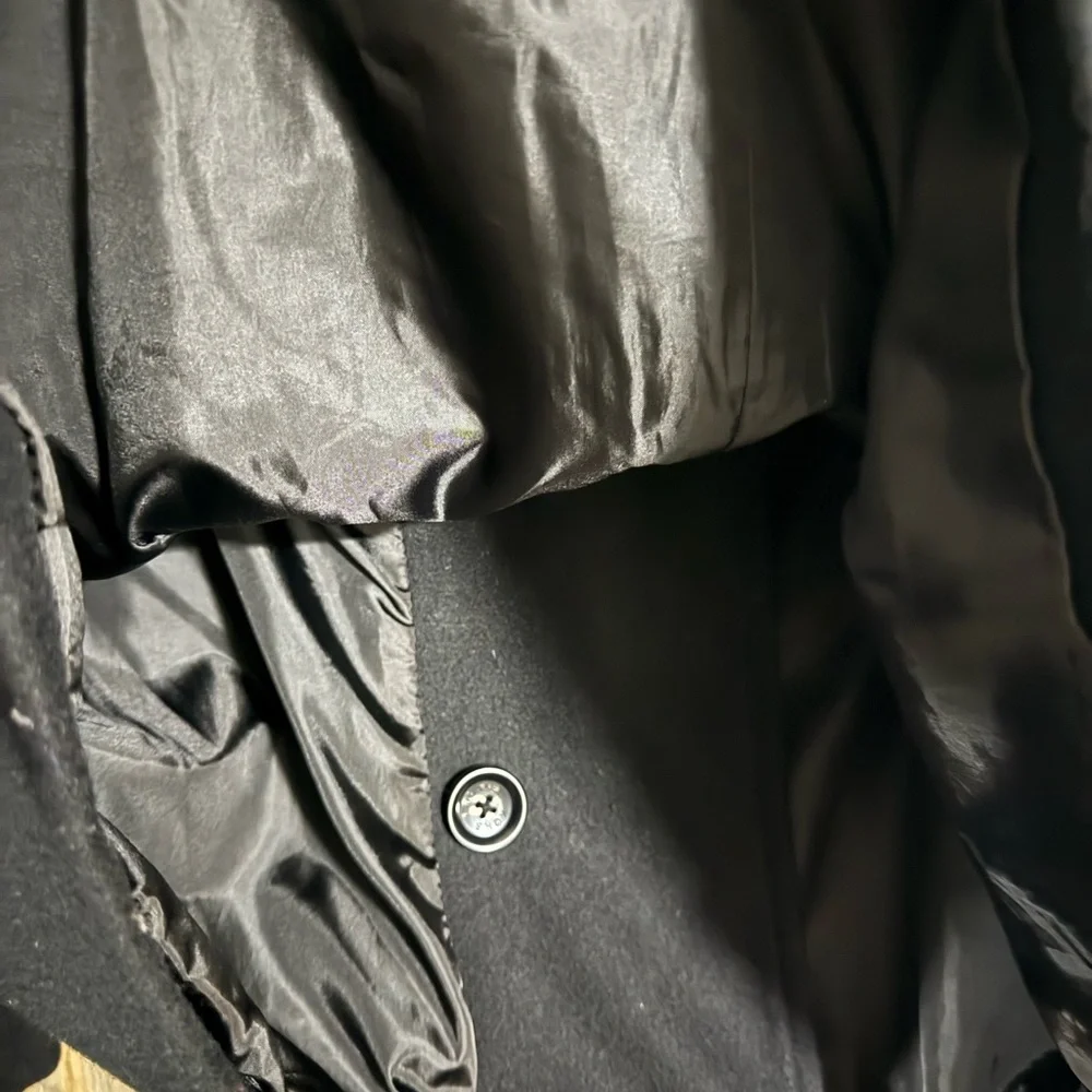Michael Kors Black Wool Blend Double-Breasted
Peacoat (L) - Picture 4 of 4